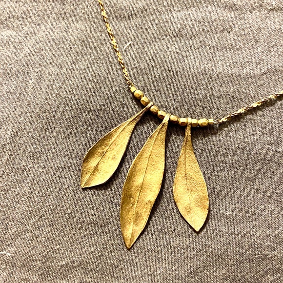 14k Gold Vermeil Leaf Necklace - Picture 5 of 6